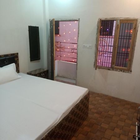 Shivaay Home Stay Waranasi Zewnętrze zdjęcie