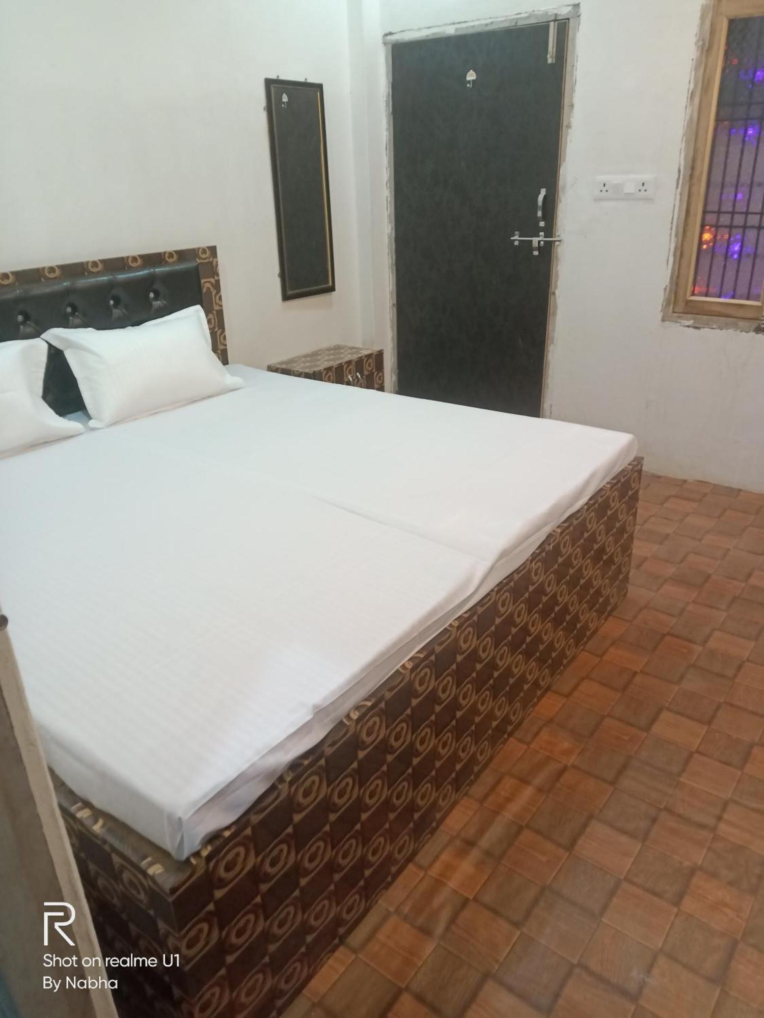 Shivaay Home Stay Waranasi Zewnętrze zdjęcie