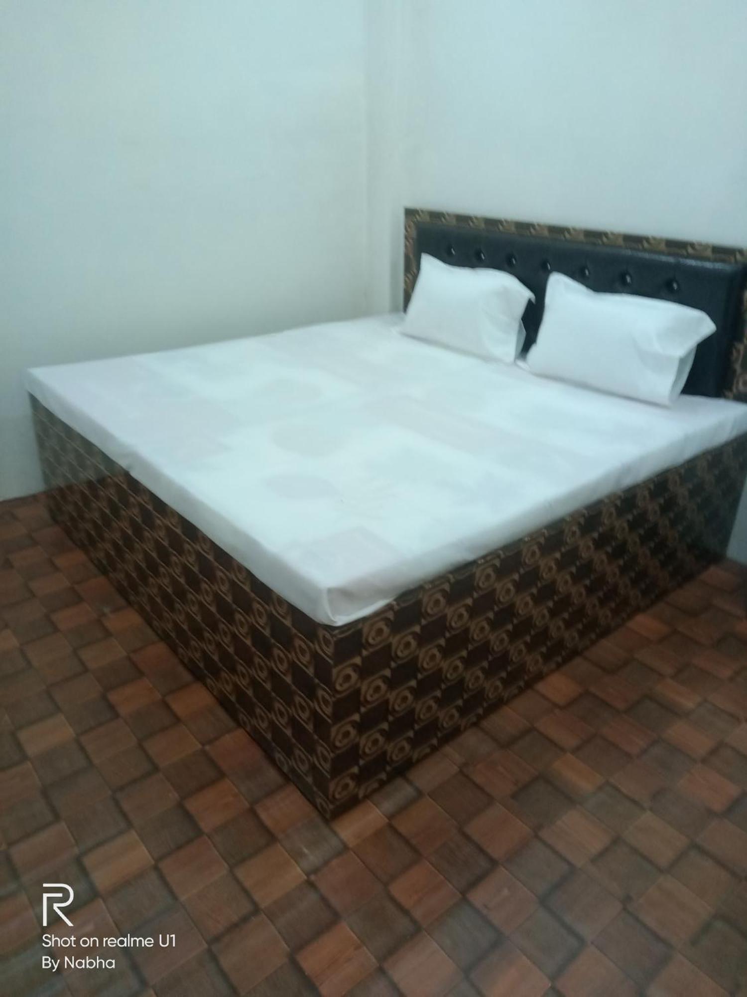 Shivaay Home Stay Waranasi Zewnętrze zdjęcie