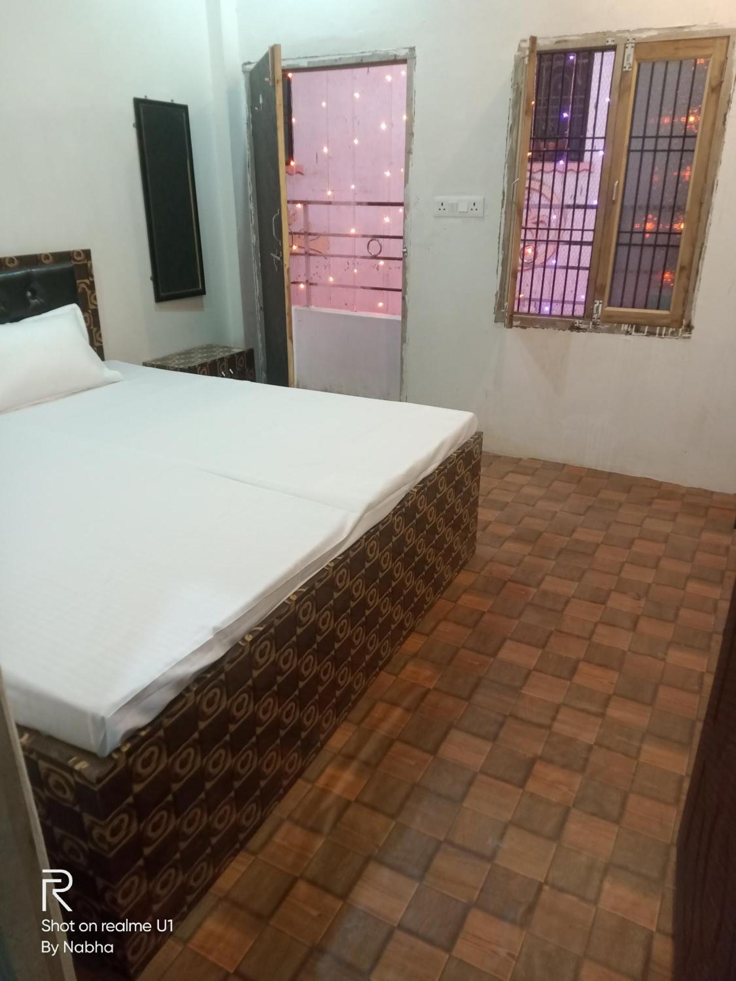 Shivaay Home Stay Waranasi Zewnętrze zdjęcie